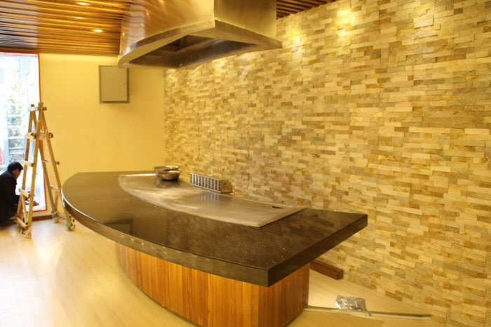 How to effectively maintain teppanyaki style dining table?