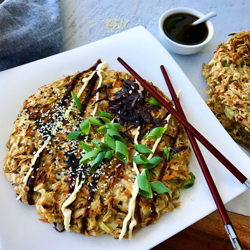 The steps of cooking ordinary (Kansai) Okonomiyaki Cookbook