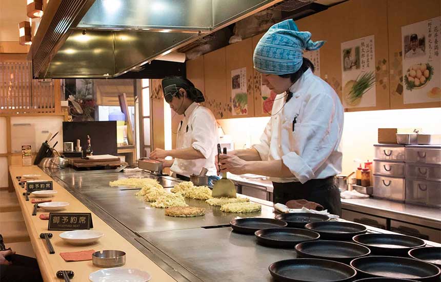 Teppanyaki Takes America by Storm: Exploring its Growing Popularity
