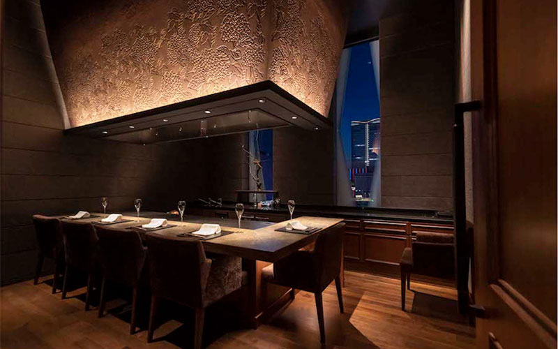 From Tokyo to Your Teppanyaki Table: The Art of Teppanyaki Cooking