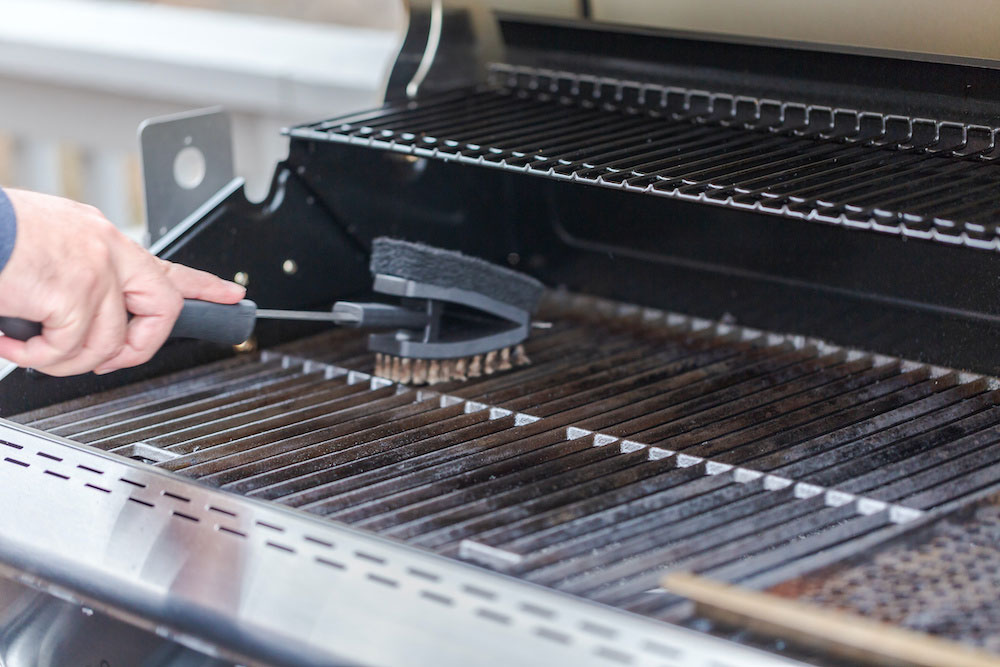 How to easily clean an electric grill: a brief guide