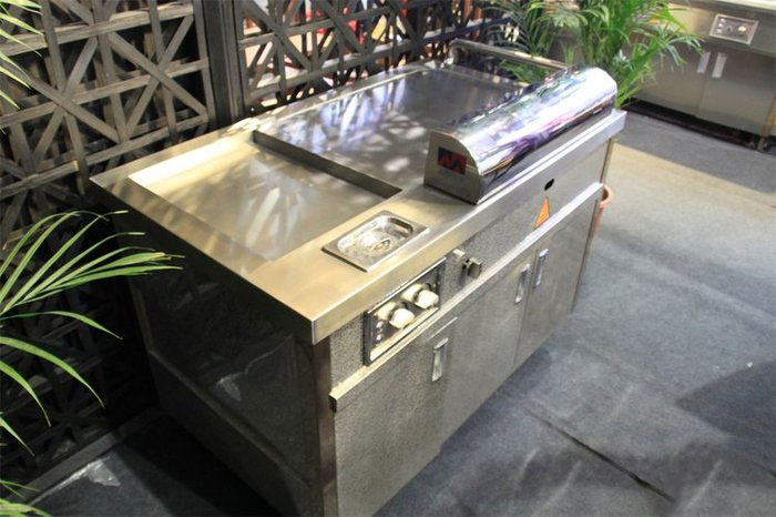 Japanese Teppanyaki and French Teppanyaki | Teppanyaki grill Table