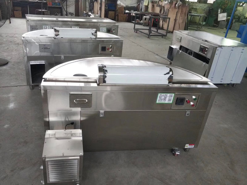 How to clean commercial teppanyaki table equipment?
