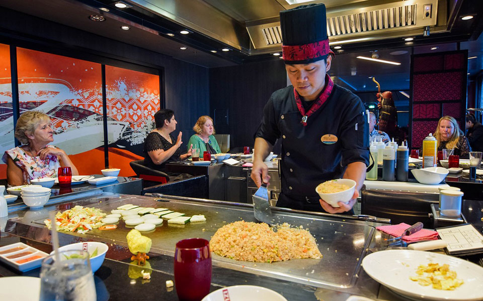 Hibachi Table Restaurant | Should I Tip The Hibachi Chef?