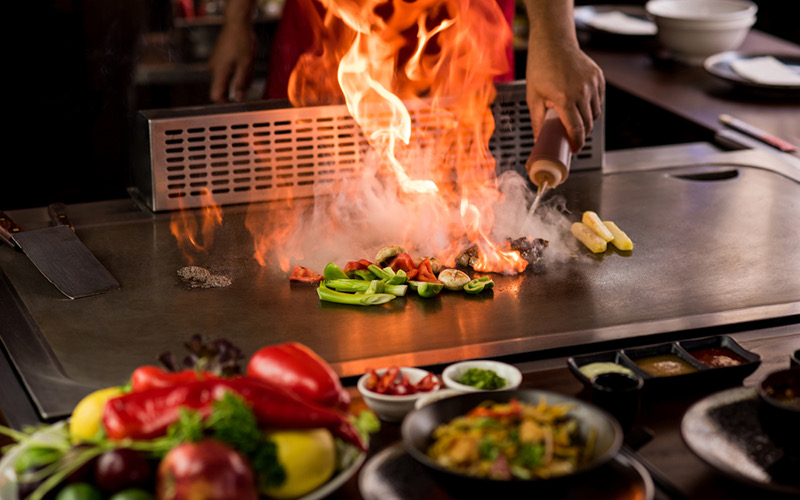 Teppanyyaki Table For Sale | Why is Teppanyaki so popular around the world?