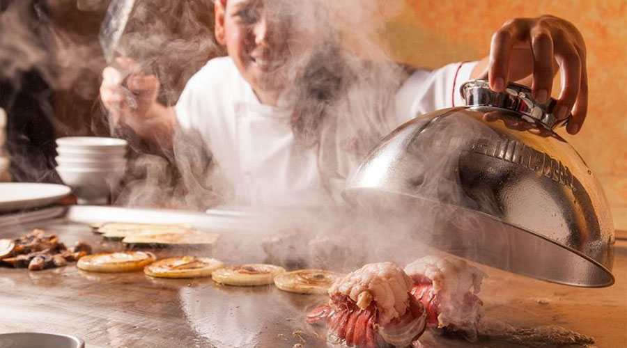 Teppanyaki Allows You to Experience Japanese Service Standards