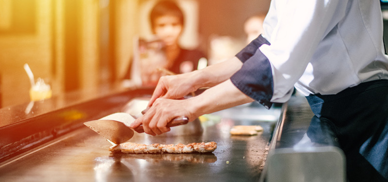 Teppanyaki grill table | How is Teppanyaki different from other Japanese dishes?