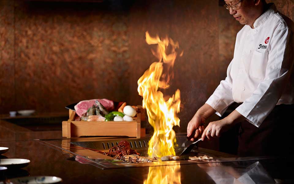 Teppanyaki Table | How To Cook Japanese Teppanyaki?