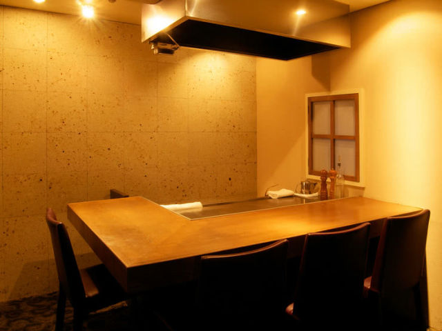 Independent grill and built-in Teppanyaki grill