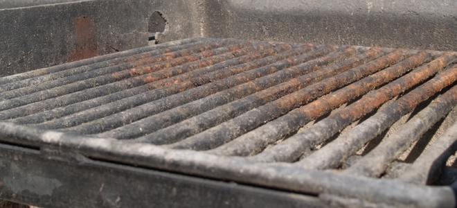 How to easily clean a rusty teppan grill?