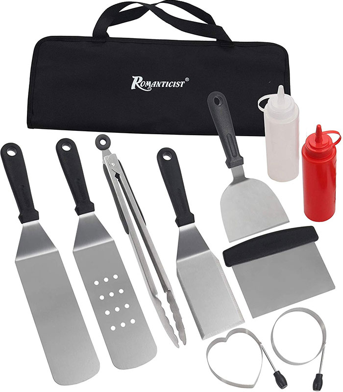 Teppanyaki chef tools - cooking kit and cutting board