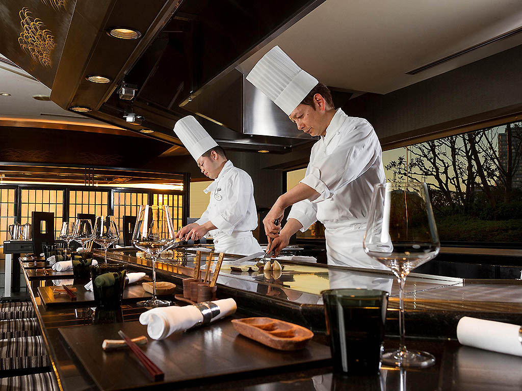 Teppanyaki Table | Teppanyaki: Where They Cook In Front Of You