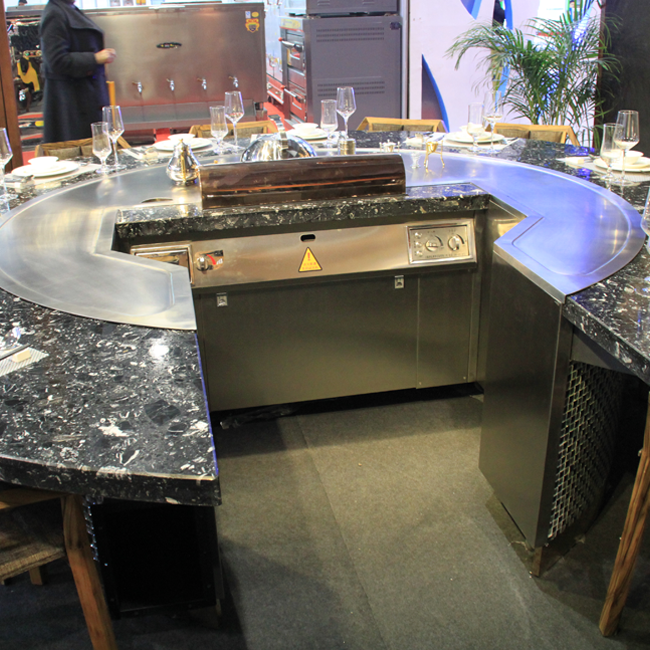 Teppanyaki Grill Table Pop-Up Draws Foodies from Across the City