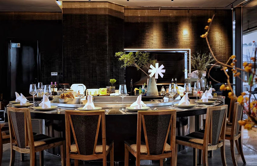 What is the difference between Teppanyaki and Gourmet or Raclette?