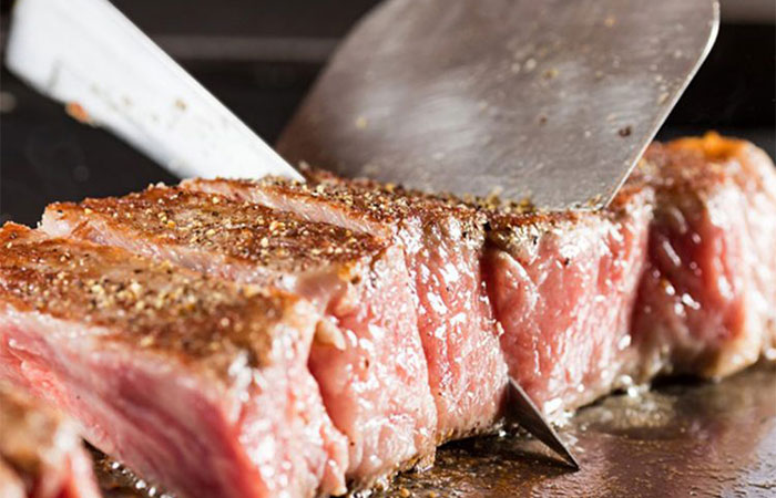 How does teppanyaki work? How does teppanyaki work?