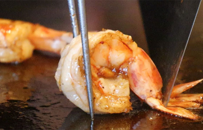 How does teppanyaki work? How does teppanyaki work?
