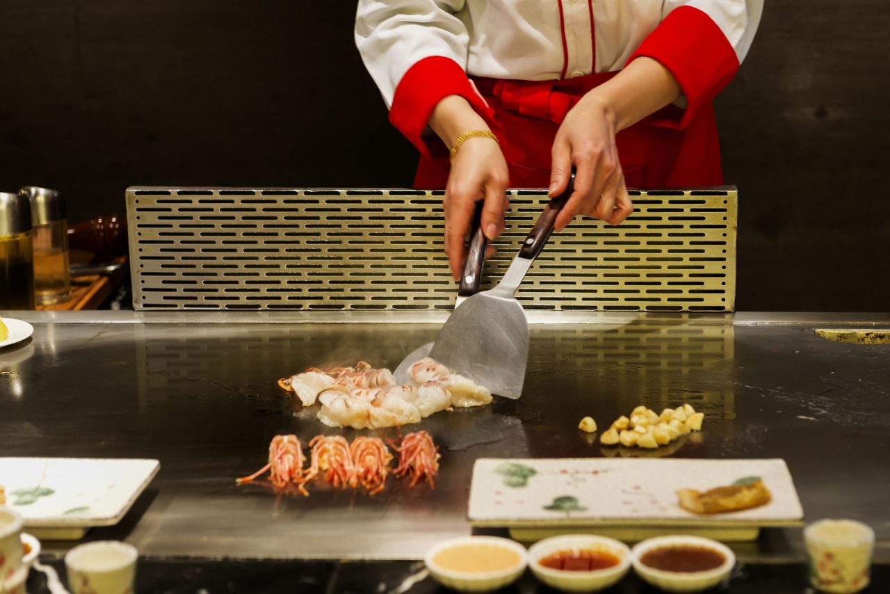 Teppanyaki Tables: The Hottest Trend in Interactive Dining