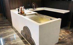 Villa & Home Kitchens