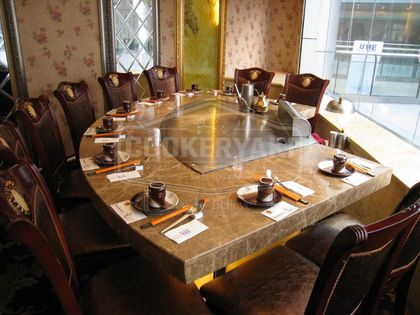 Fan-Shaped Teppanyaki Grill Table 3