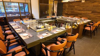 Custom Irregular Shape Teppanyaki Table 40
